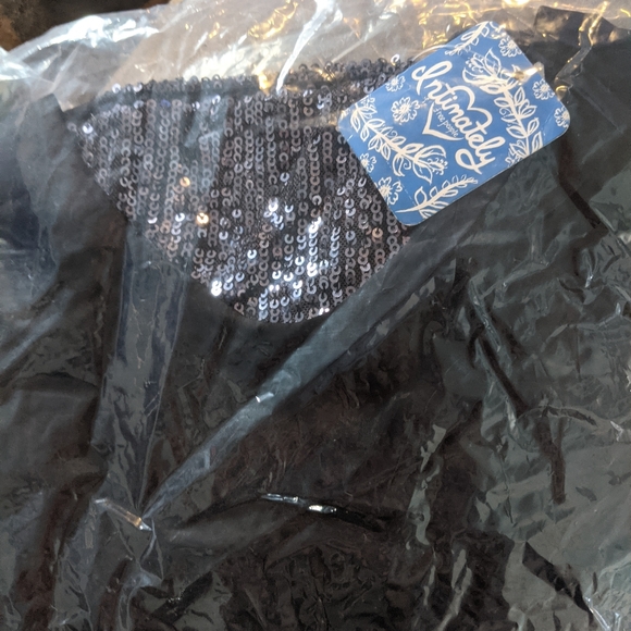 FREE PEOPLE NWT - black cami with sequins … - Picture 10 of 12